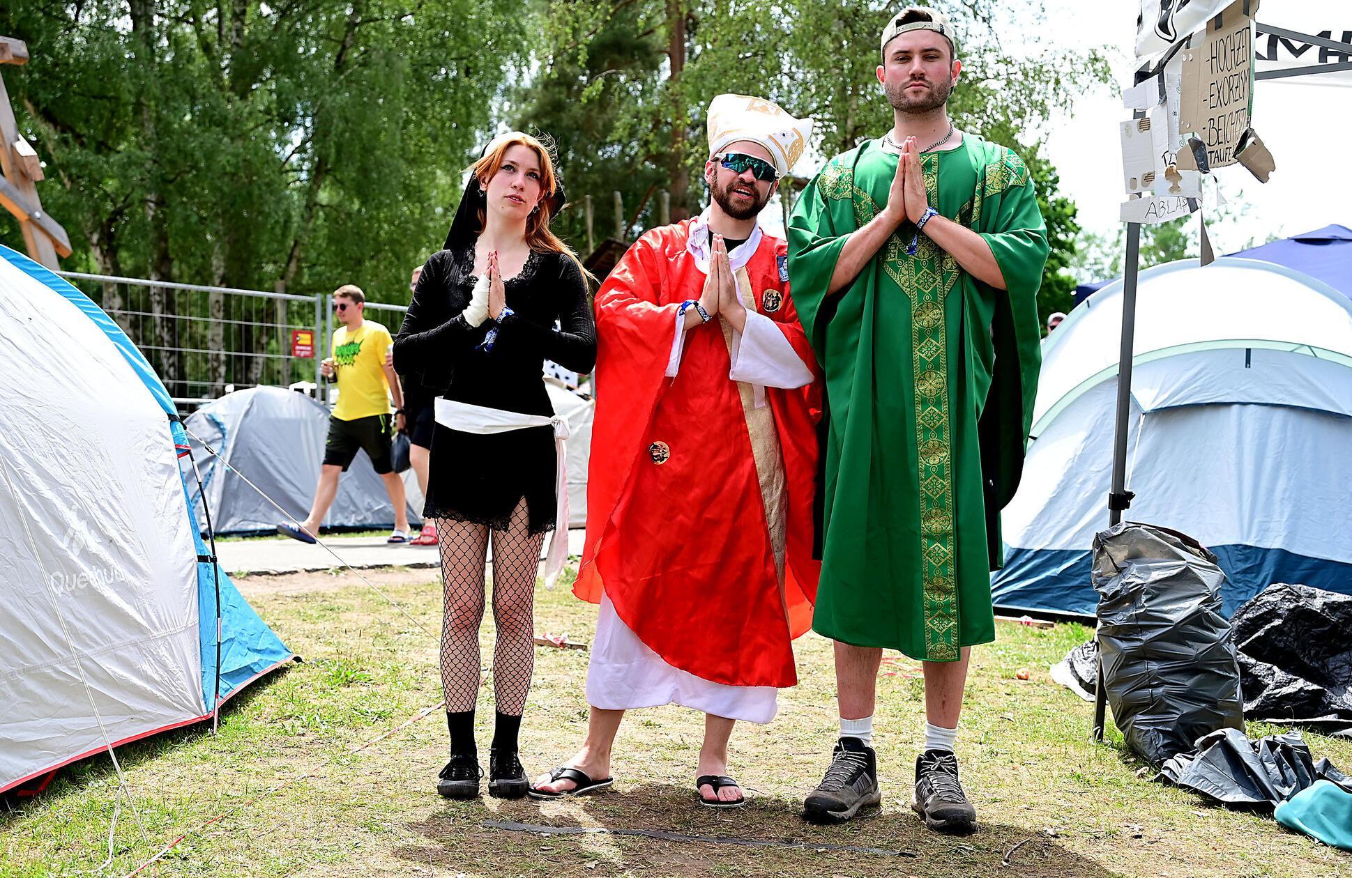... kreative Outfits zu bestaunen. Ob...