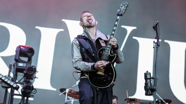 Seit 1999 besteht die Band aus dem us-amerikanischen Florida. Entsprechend liefern sie natürlich auch ab. Professionell.