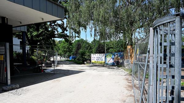 Das Freibad Bayern07 mitten in Nürnberg wird von Grund auf saniert. Im Februar 2026 startete der offizielle Spatenstich die rund neun Millionen Euro teure Generalsanierung. Ziel ist die Wiedereröffnung zur Saison 2027.