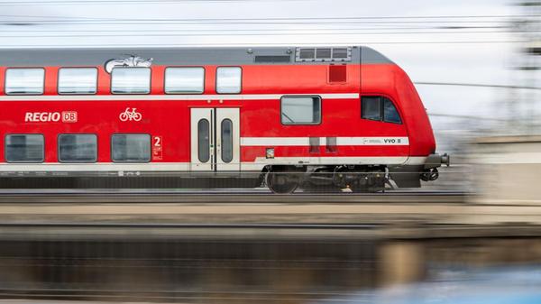 Ein Regionalexpress der DB Regio (zu dpa: «Bahn-Re