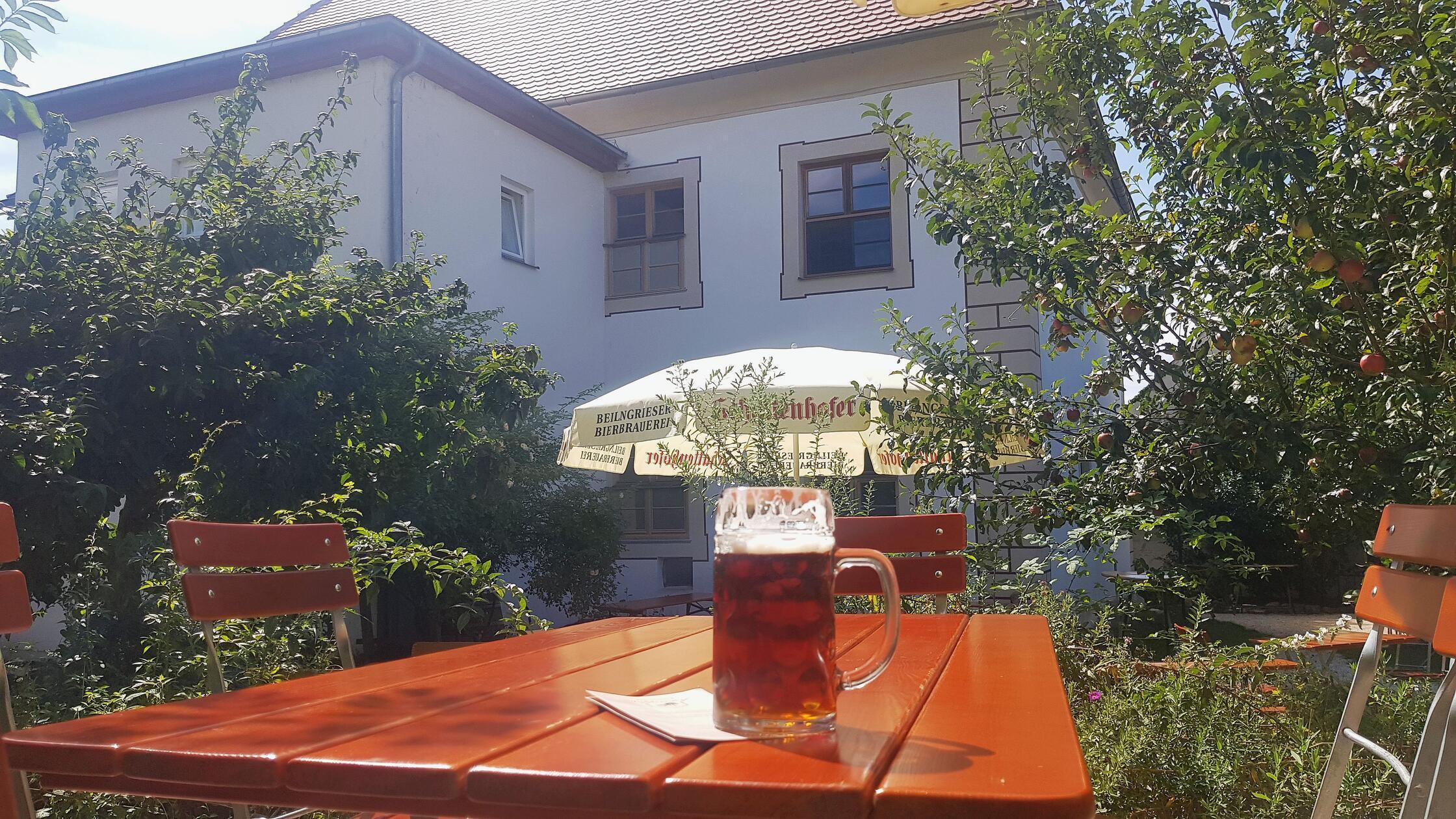 Schloss in Wappersdorf mit Biergarten