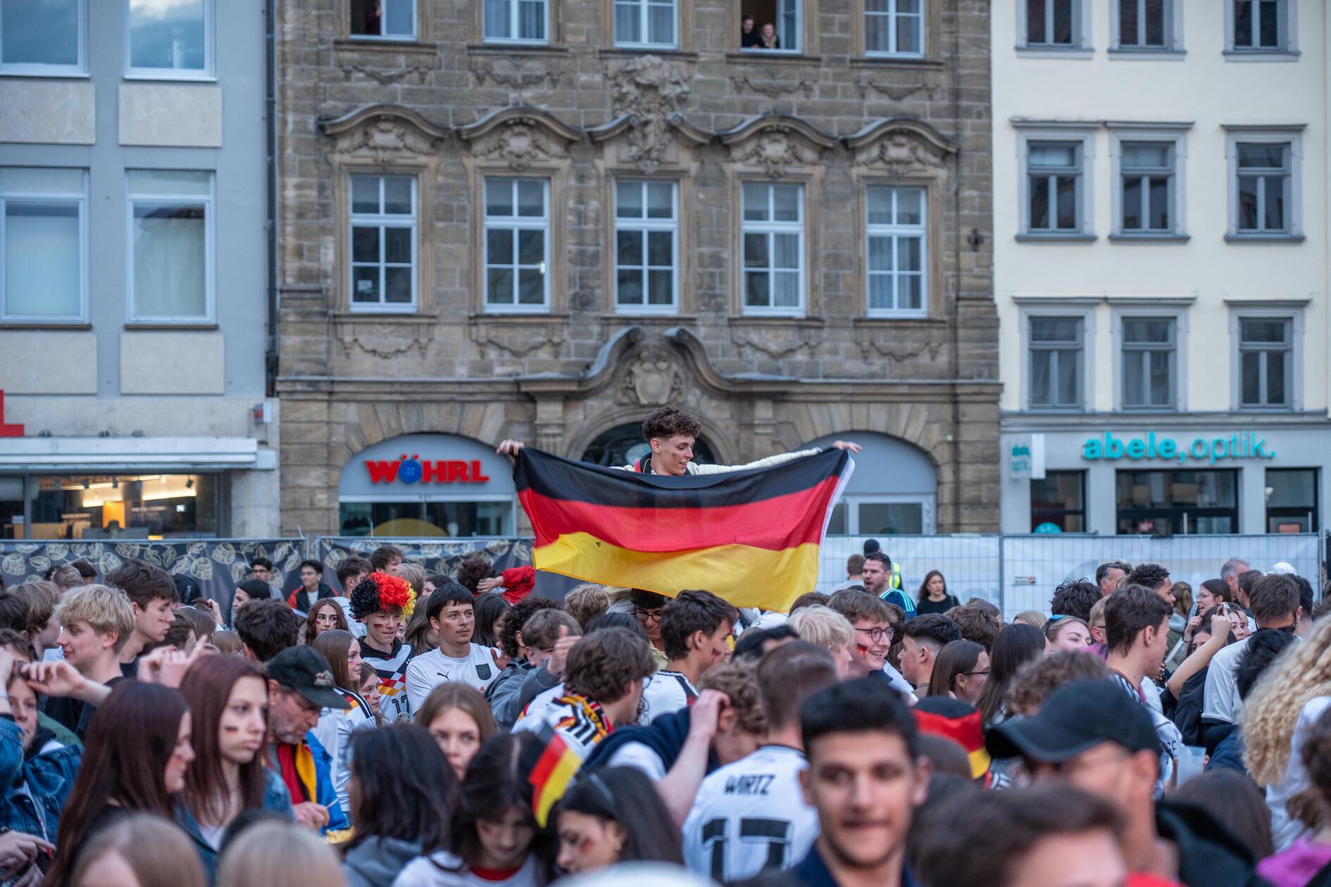 Mit der Leistung, des Teams stieg die Euphorie der Fans in Bamberg.