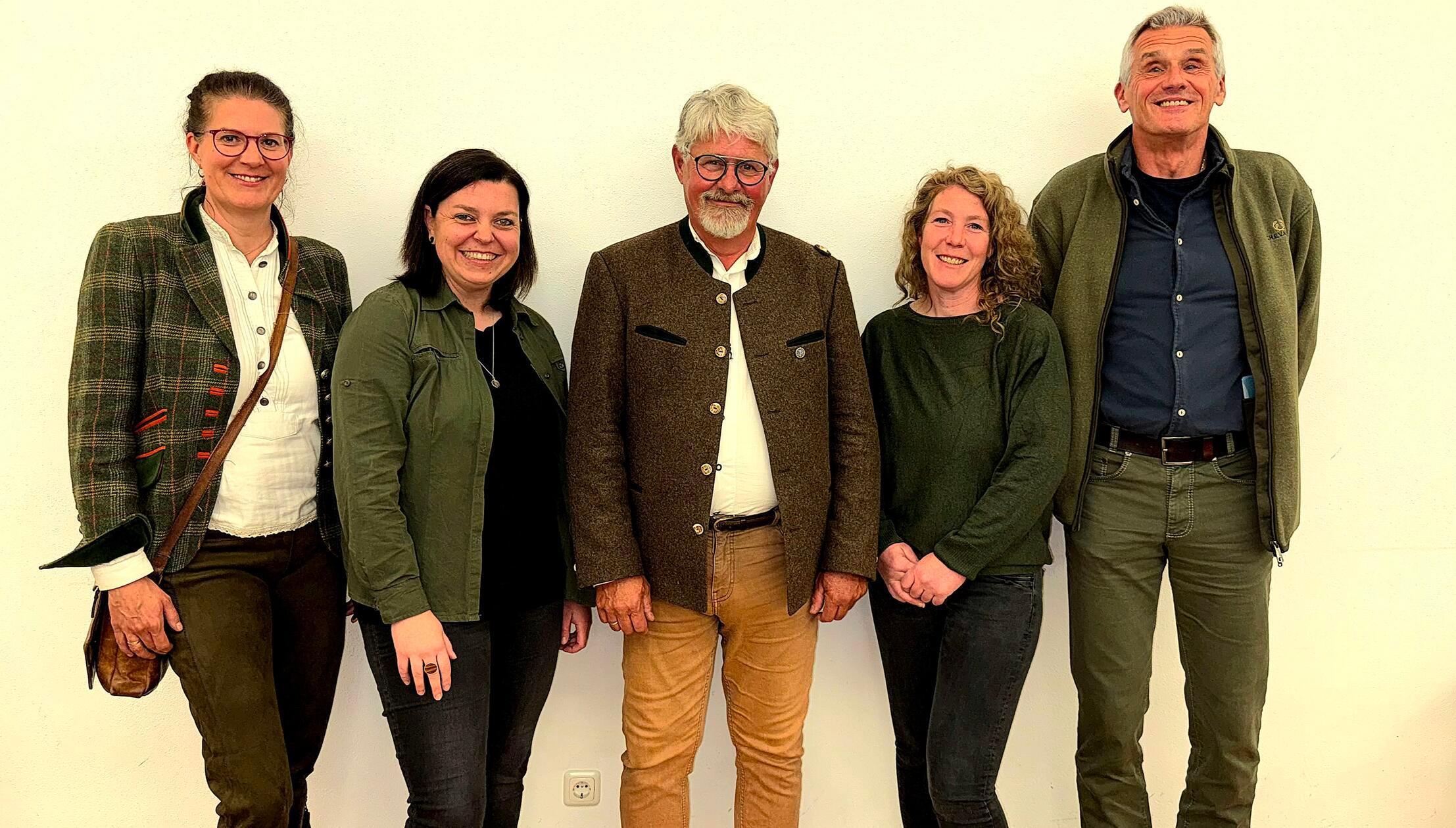 Die neue Vorstandschaft bedankte sich für das entg
