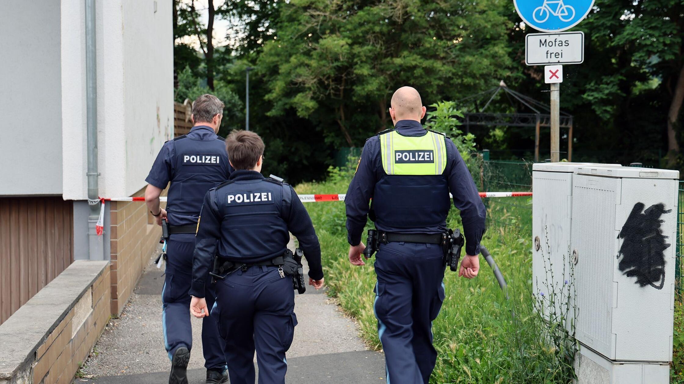 Eine Frau, welche in Elsenfeld mit Messerstichen a