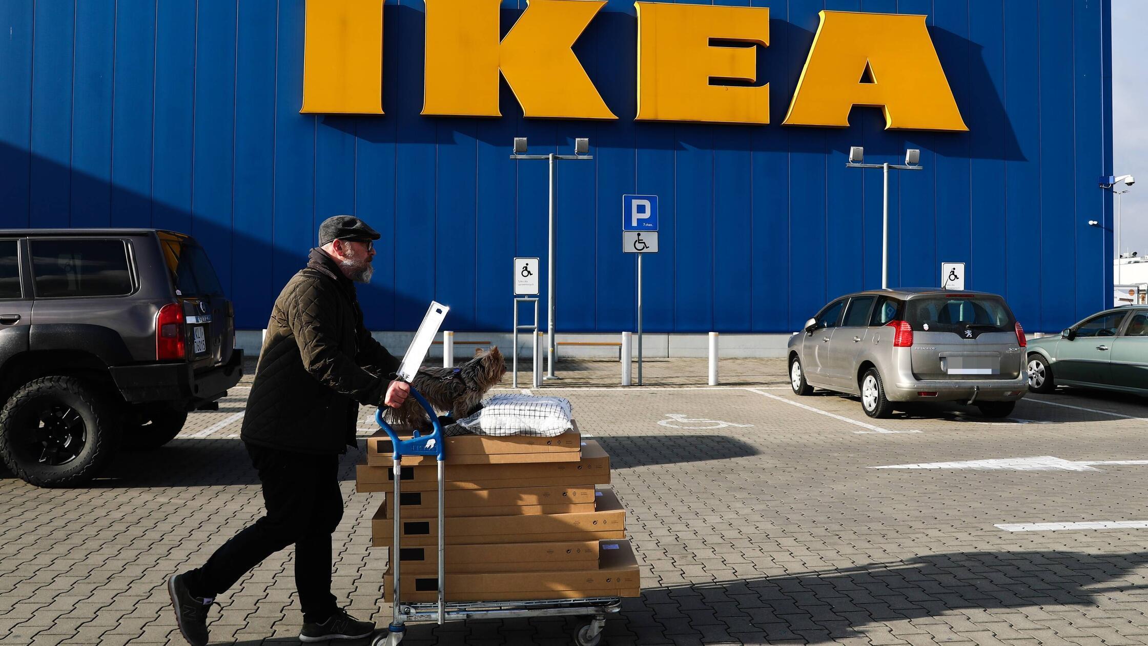 Ikea Shop In Poland A man with a shopping trolley 