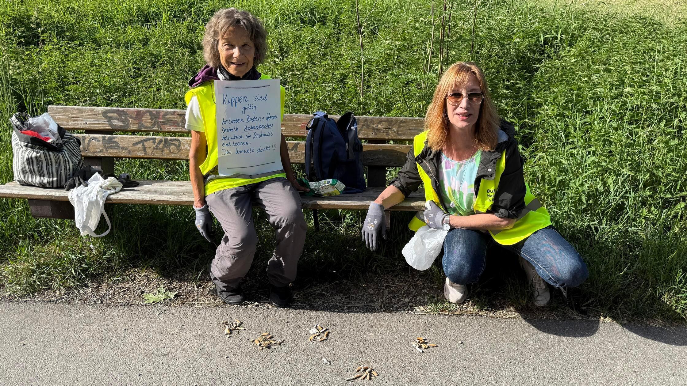 Irmgard Maas  und Susanne Gobbel sammelten an eine