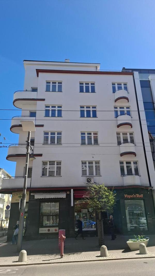 mit diesem architektonischen Baustil, der sich durch die ganze Stadt zieht, wurde Gdynia gerade ins Unesco-Weltkulturerbe aufgenommen.