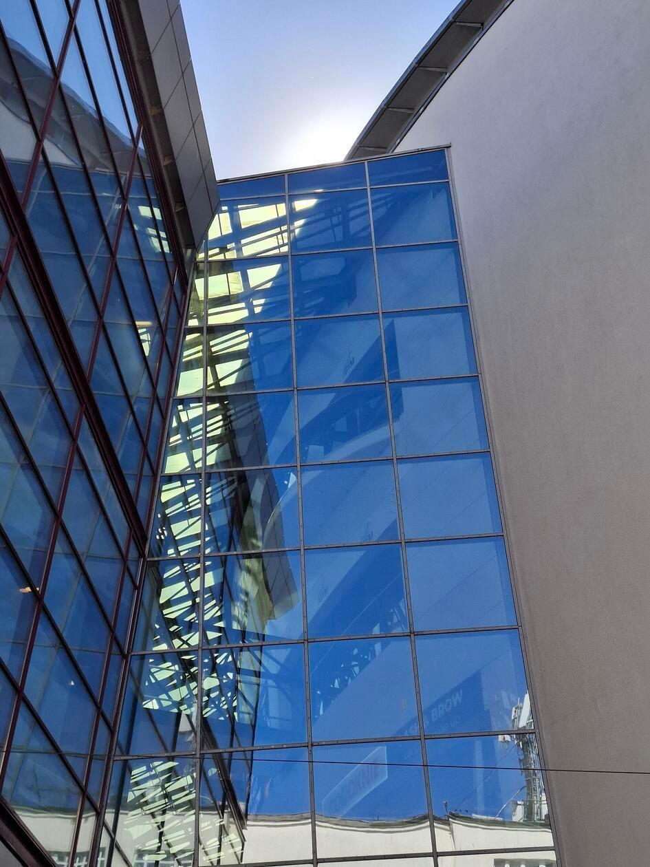 Das Einkaufszentrum Batory: Die Batory ist das berühmteste polnische Transatlantik-Schiff, da es von Anfang bis Ende unfallfrei und unbeschadet die polnischen Emigranten ins neue Leben geschifft hat.