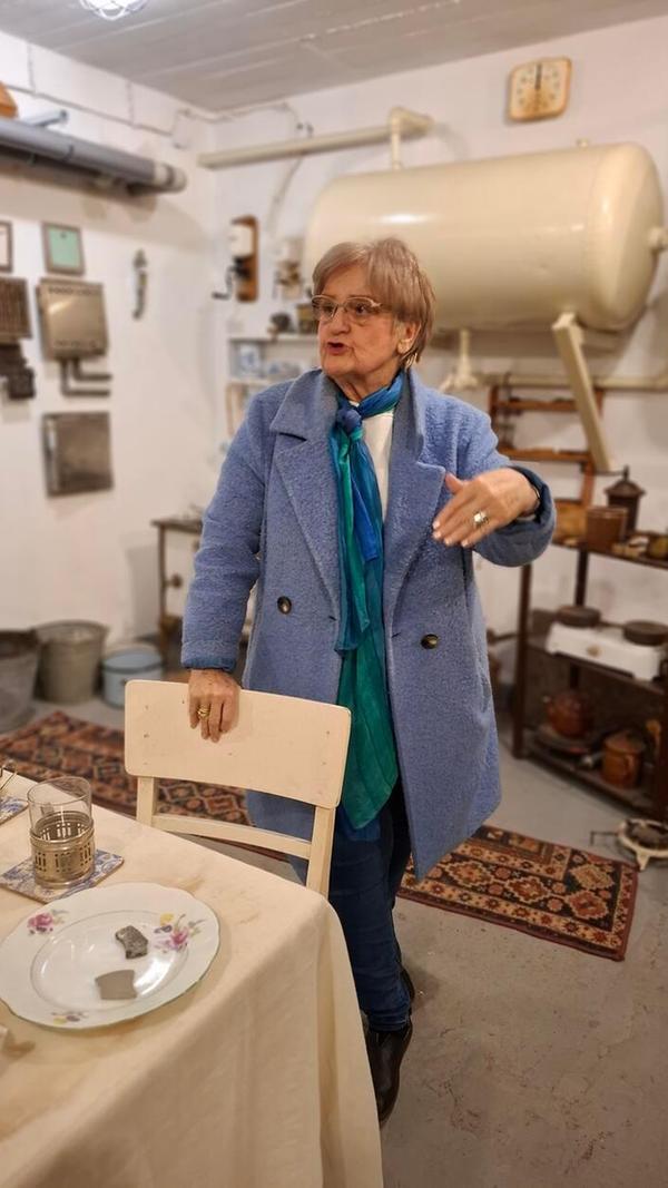 Entstanden ist dieses Museum auf Initiative von Maria Piradoff-Link (76), die bei Anruf auch durch das Museum führt und erzählt.