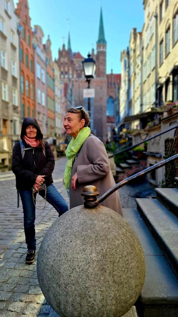 Stadtführerin Aleksandra Bejowicz fesselt mit ihrer Erzählung über die Geschichte der Stadt Danzig.