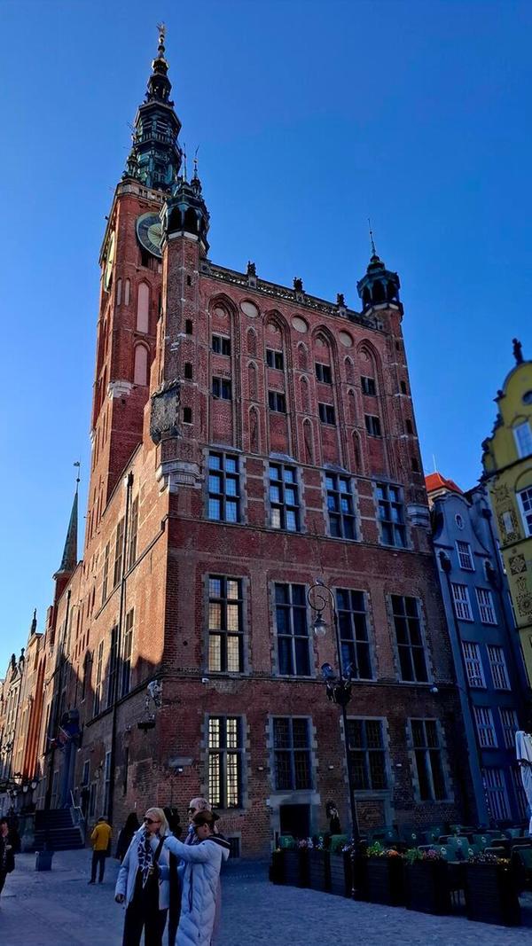 Das Rathaus an der Straße Langer Markt bildet das Zentrum der Rechtstadt.