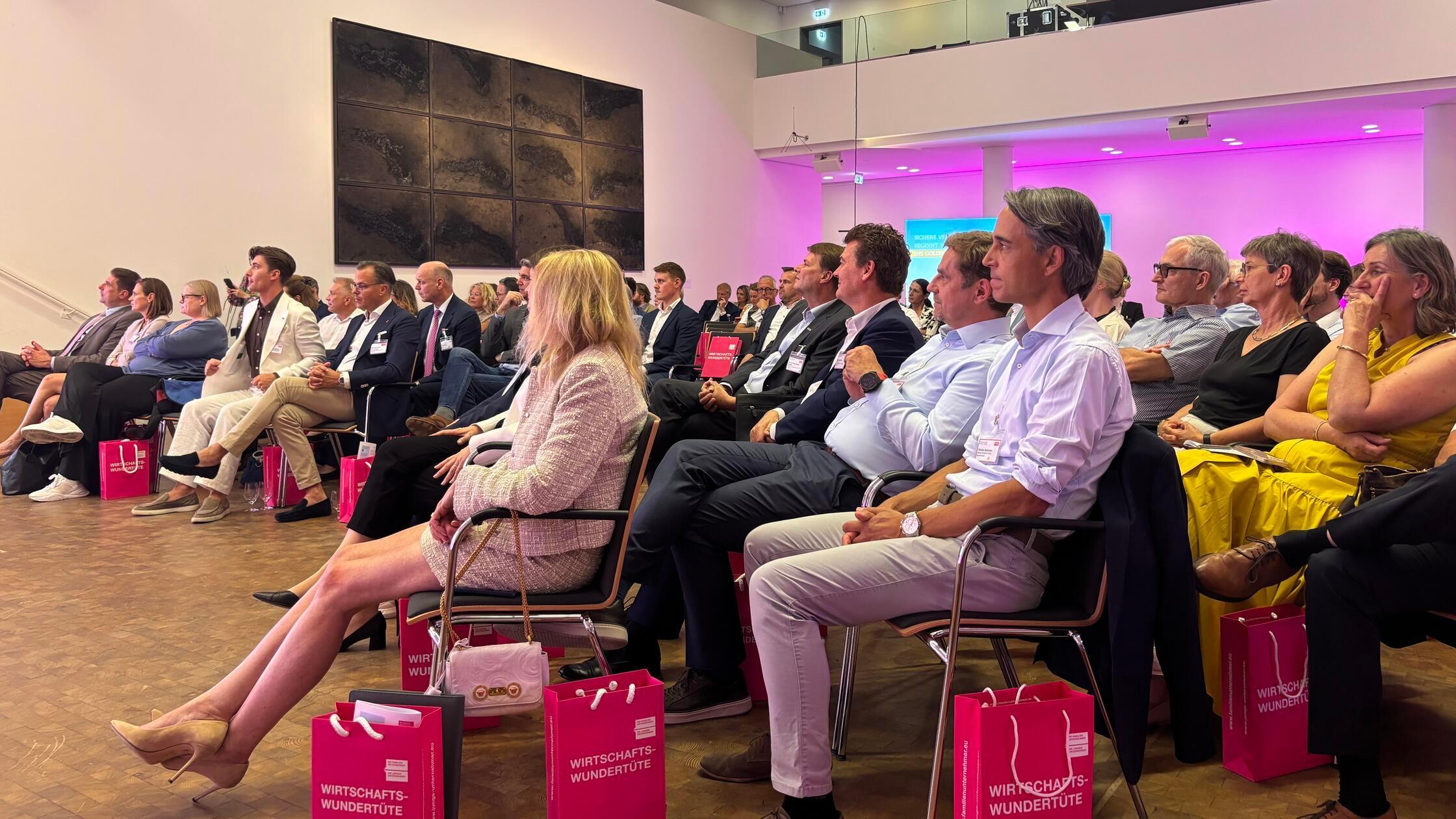 Kongress_FamU_Saal2