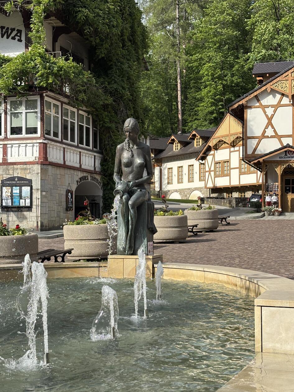 Szczawnica besticht durch seine schönen Gebäude und Plätze. 
