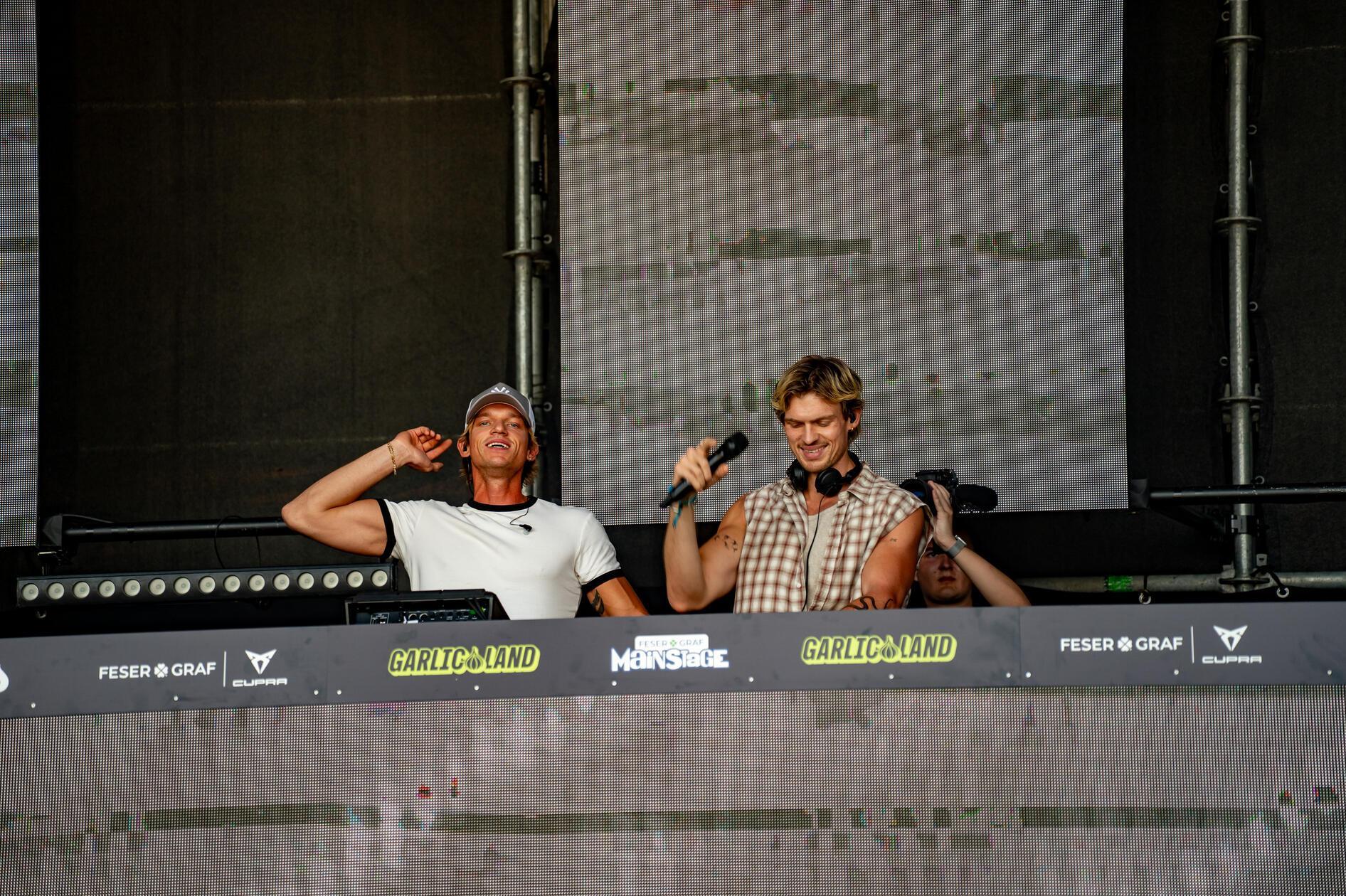 In der Garlic Fields Area traten KSHMR, Fast Boy, Noel Holler und Solto, Vima sowie Flic Flac, Julezz, Kay, Knallbereich, Max Zwingel und S.A.N.D.Y. auf.