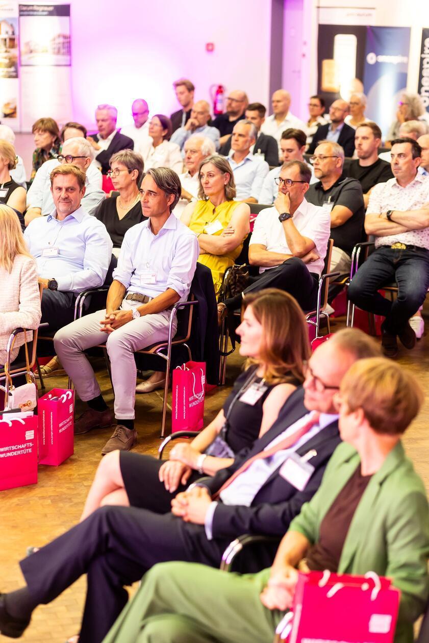 Blick ins Publikum beim 15. bayerischen Familienunternehmer-Kongress in Nürnberg.