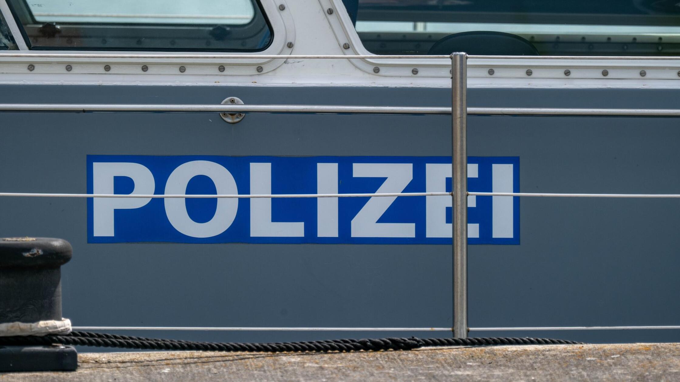 Ein Schiff der Wasserschutzpolizei (zu dpa: «Main-