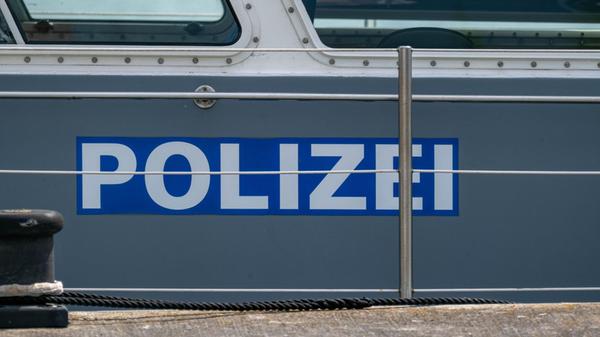 Ein Schiff der Wasserschutzpolizei (zu dpa: «Main-