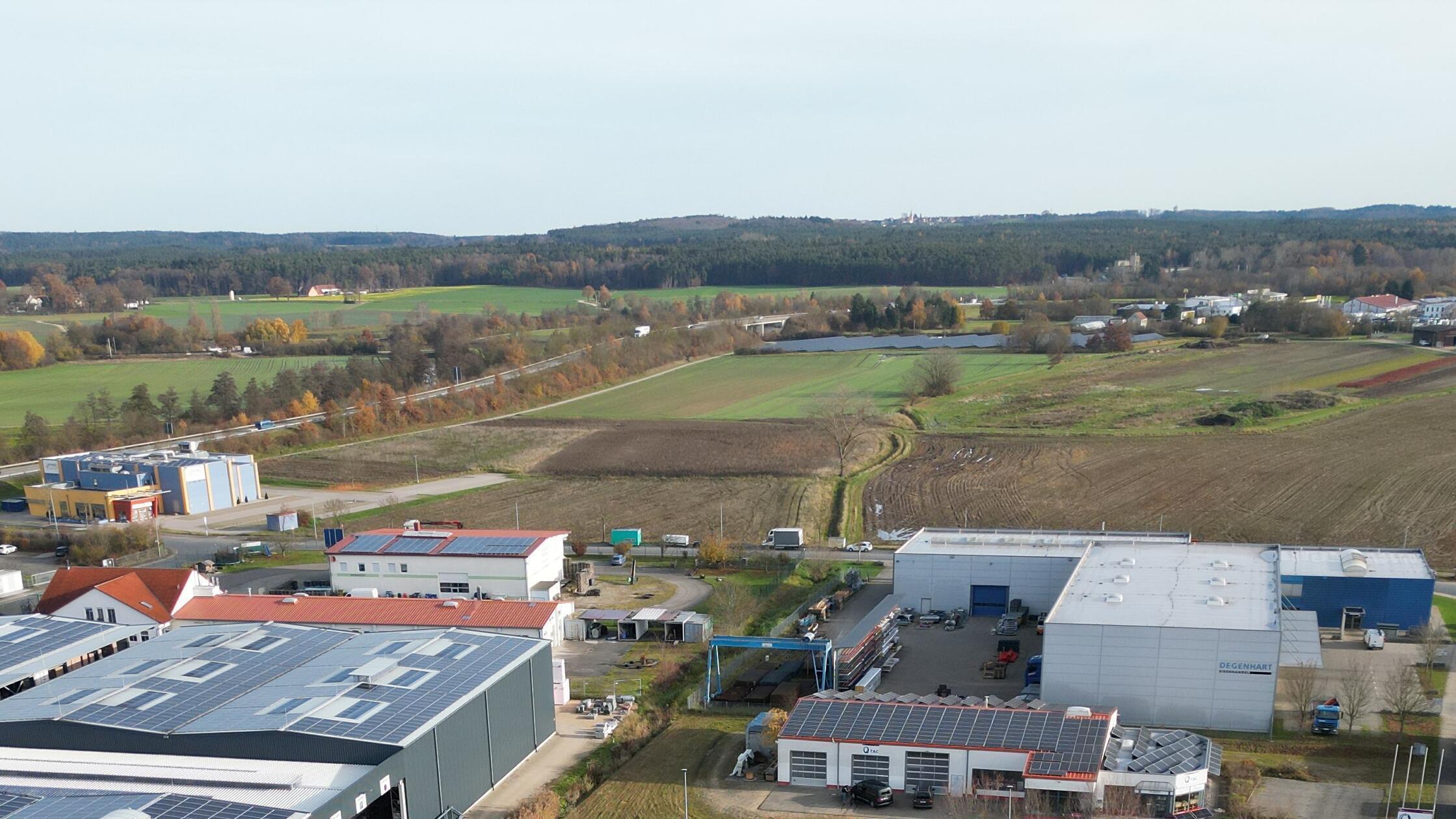 Kantine-Kita-Fitness-Stadtr-te-segnen-Pl-ne-f-r-Hetzner-Zentrale-in-Gunzenhausen-ab