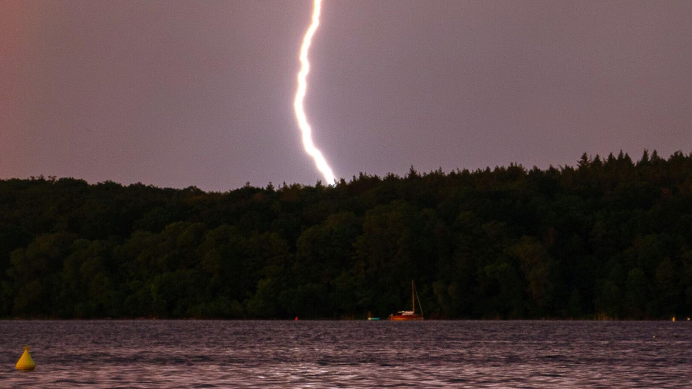 Danger to life at quarry lake in Happurg: Water rescue service warns after ...