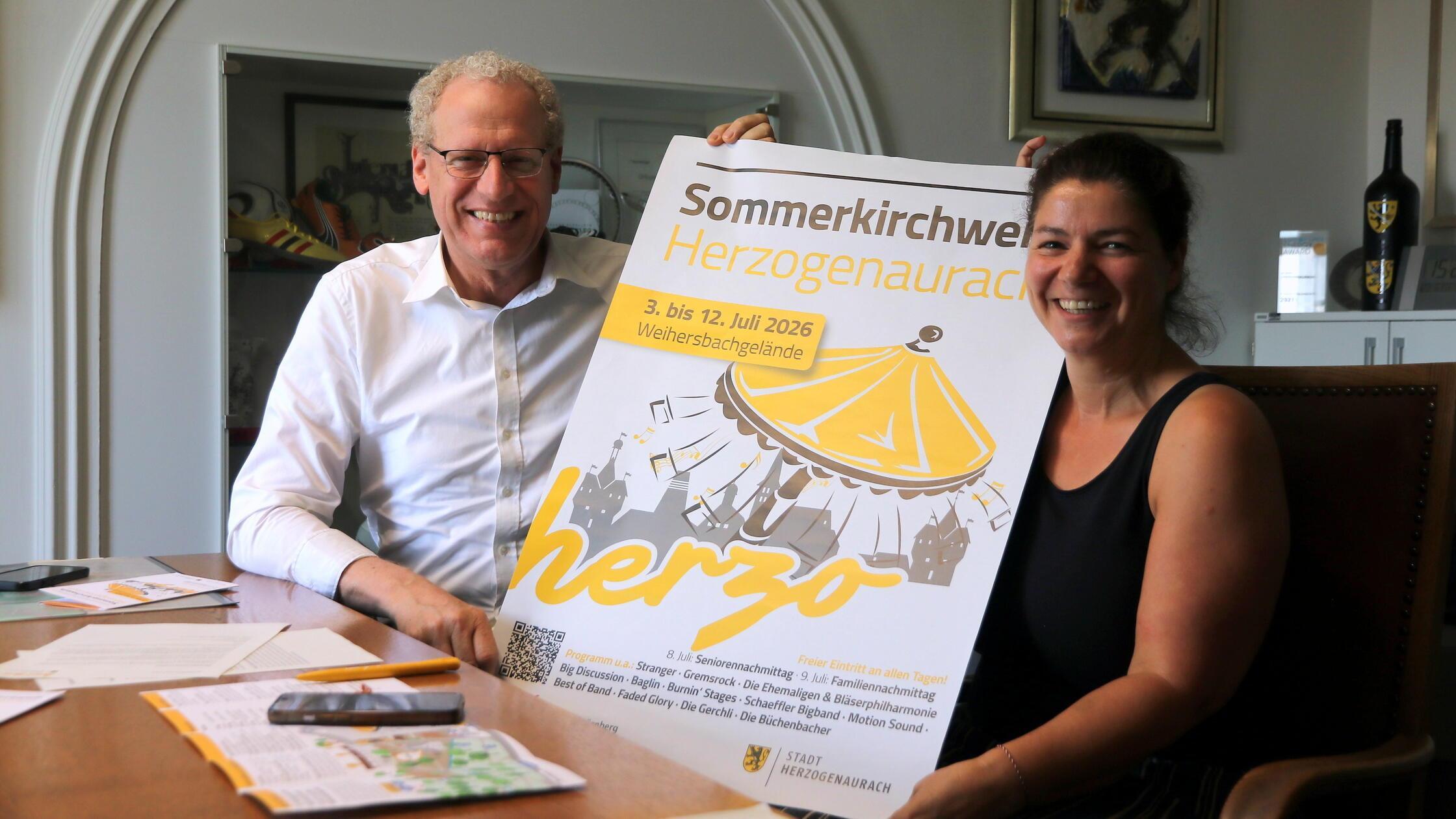 Bürgermeister German Hacker und Ines Boubaker (Amt