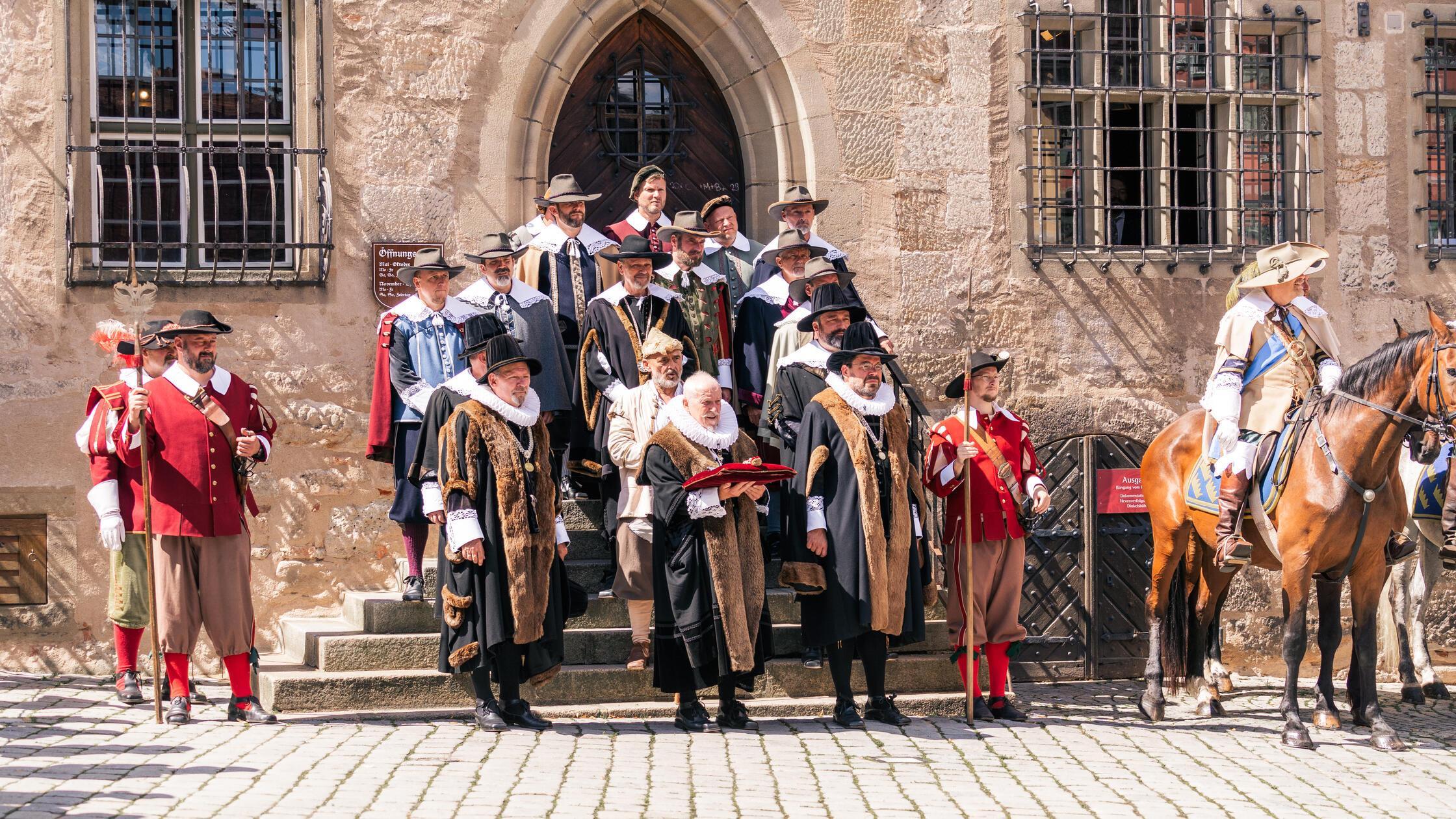 DINKELSBUEHL_Kinderzeche_Stadtübergabe_03_Tomy Hey