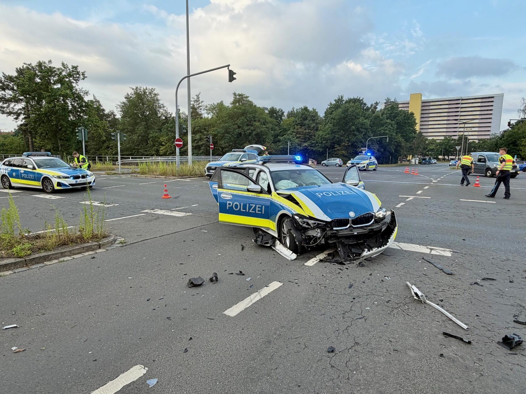 Der Kreuzungsbereich der Otto-Bärnreuther-Straße wurde vollständig gesperrt.