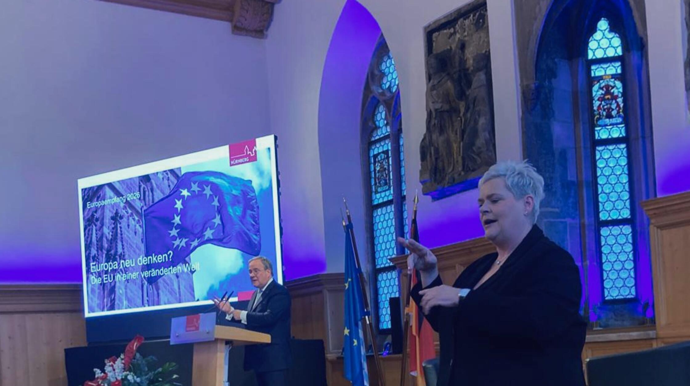Sign language interpreter Marion Rexin from Hilpoltstein has already ...