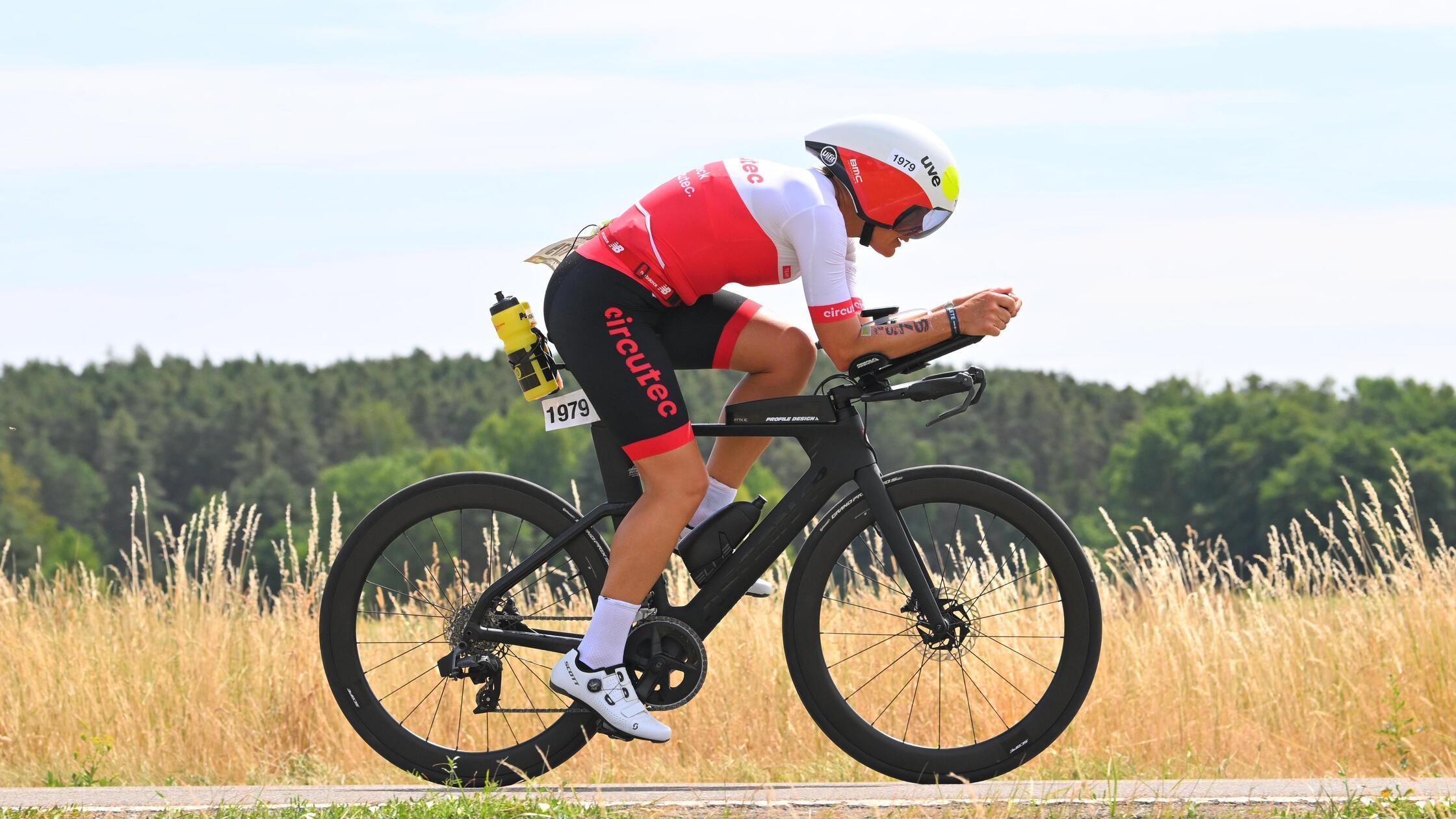 Fastest female starter from the district at Challenge Roth: Susen ...