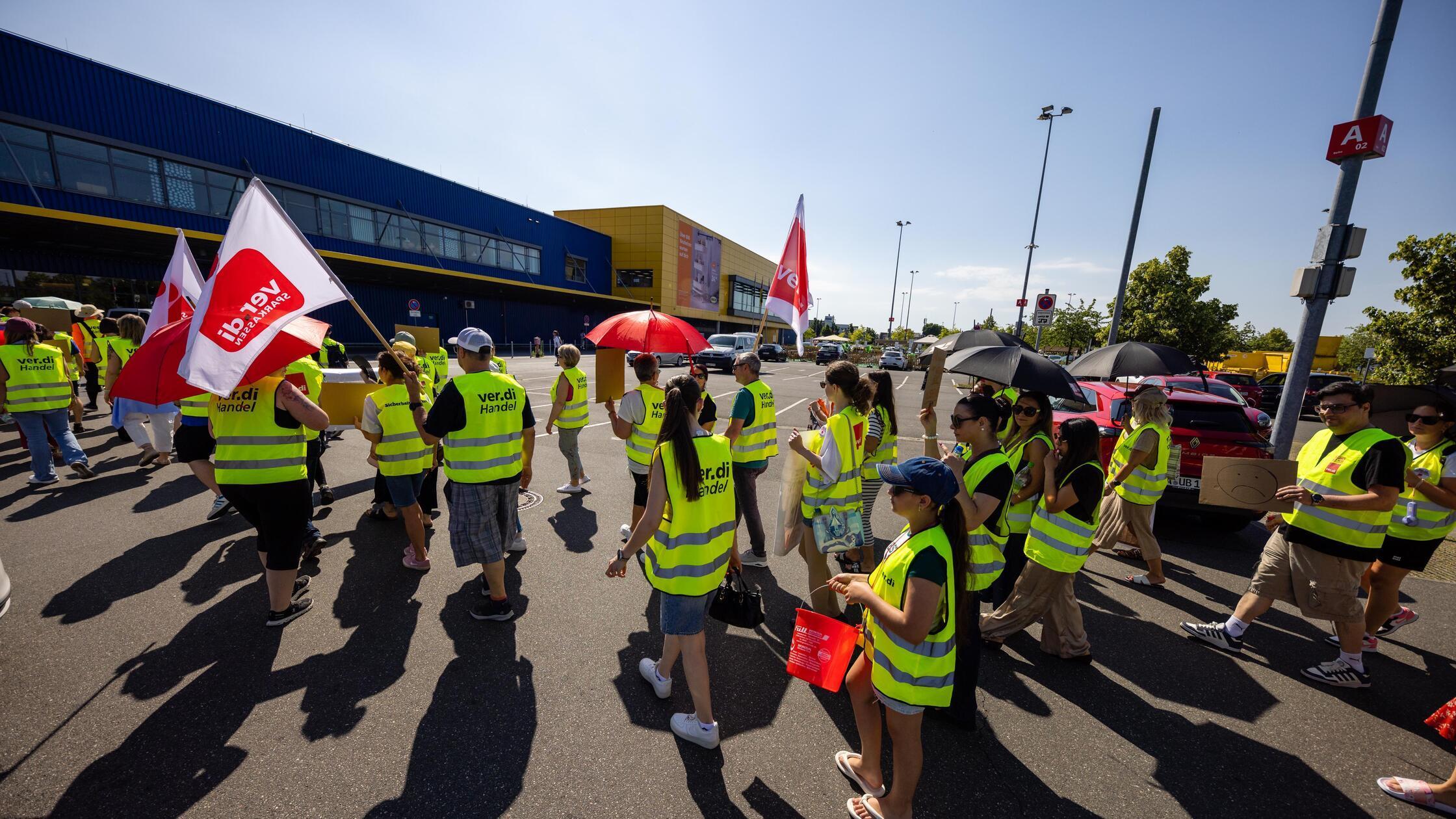Elegantes Verdi Streik Nurnberg Heute Bild