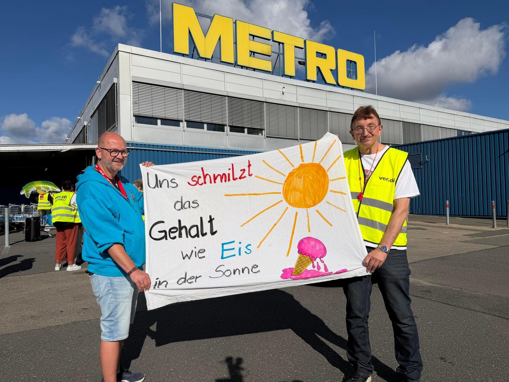 "Unser Gehalt schmilzt wie Eis in der Sonne", lautete ein Motto der Proteste.