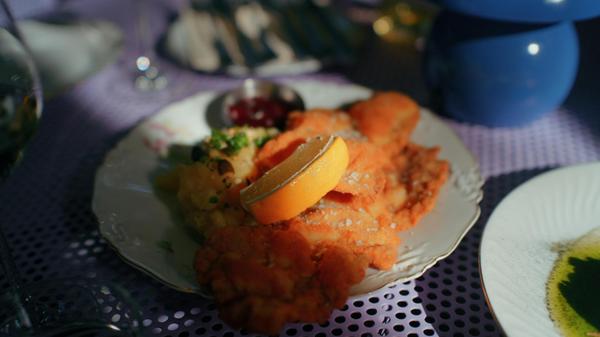 Der Star der österreichischen Küche: das Wiener Schnitzel. Kostet hier 25 Euro.