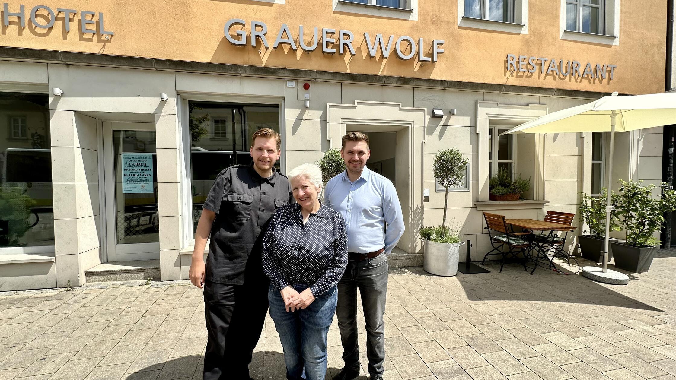 Grauer Wolf außen