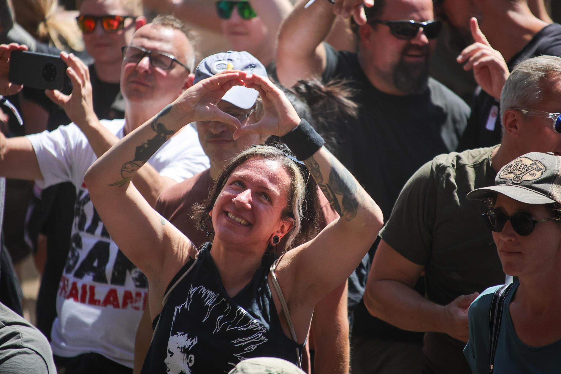 Zwischen den verschiedenen Auftritten zeigten sich auch die Fans begeistert.