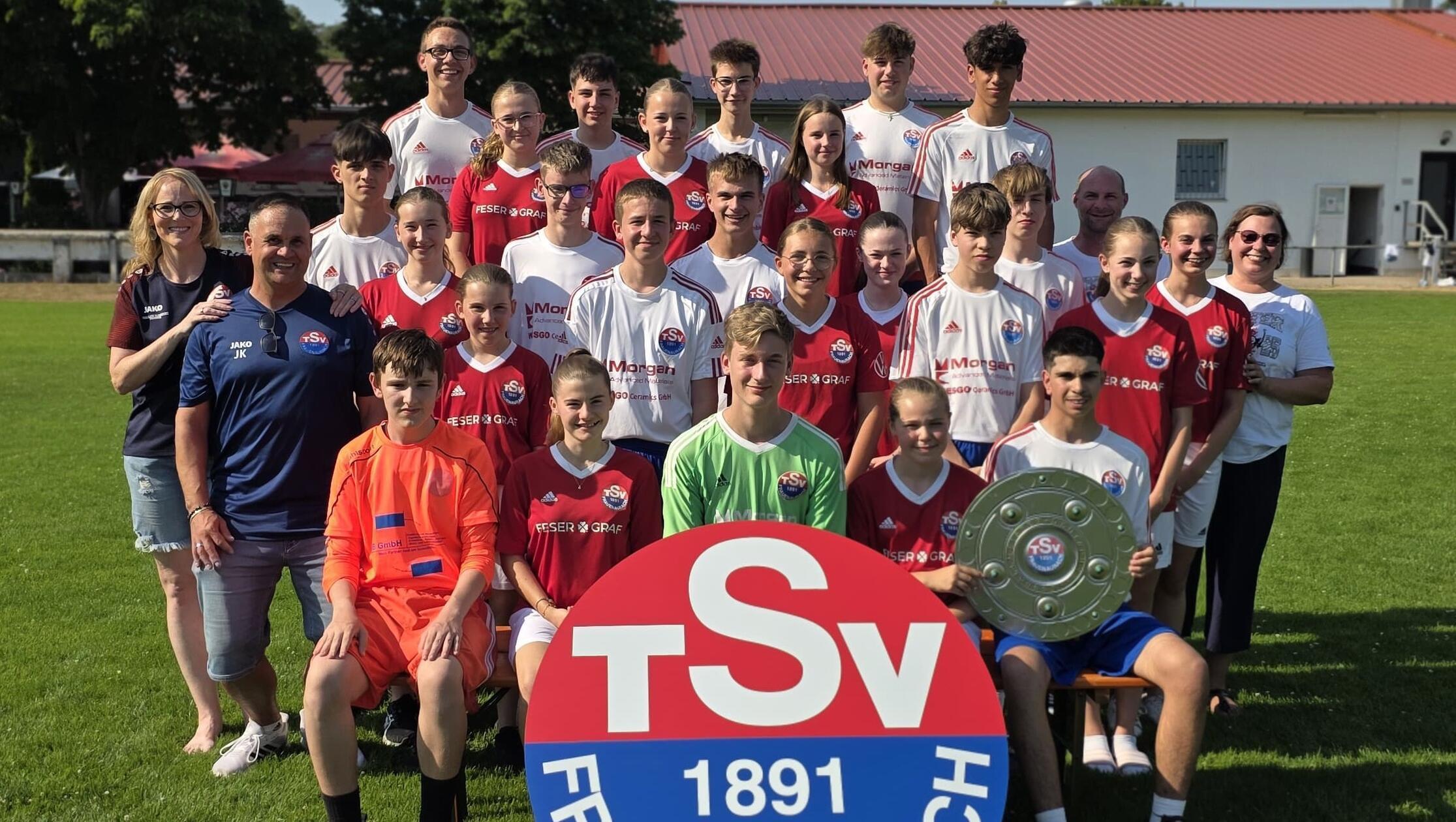 Die beiden Meisterteams des TSV 1891 Frauenaurach 