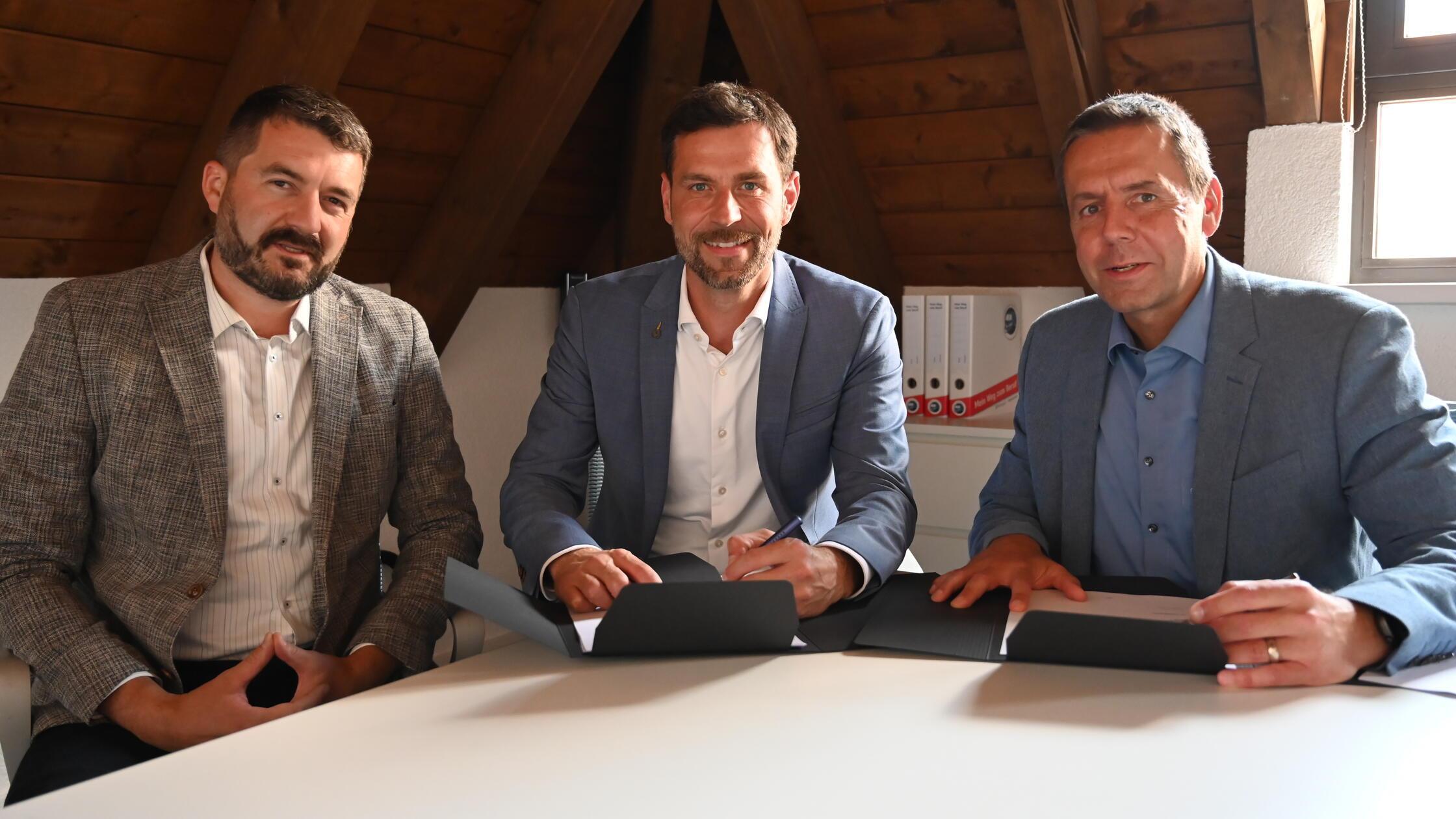 Thorsten Weich (Mitte) übernimmt die Geschäftsführ