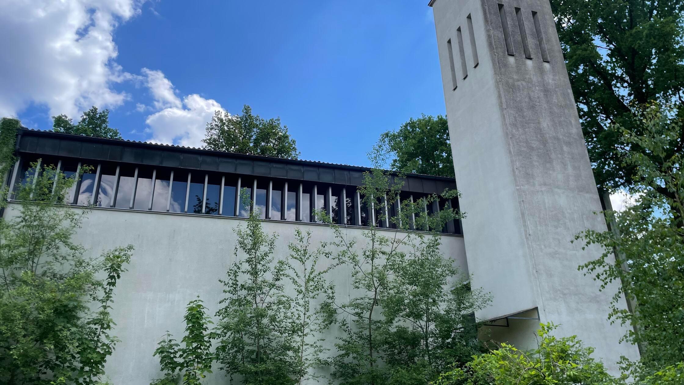 Kirche Vogelherd Seitenansicht