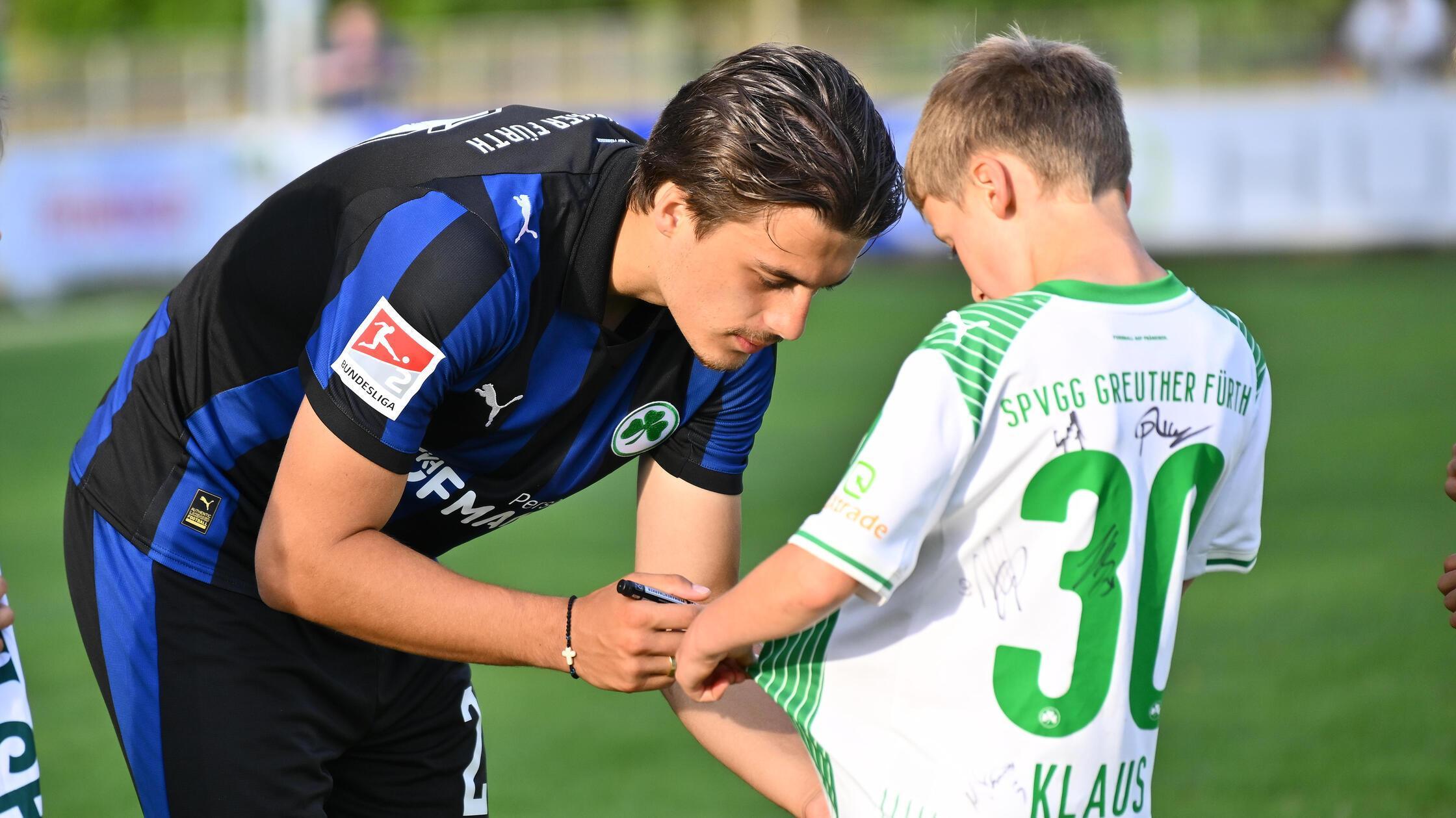 -Muss-Bewegung-in-den-Kader-kommen-Welche-Spieler-es-beim-Kleeblatt-schwer-haben-d-rften
