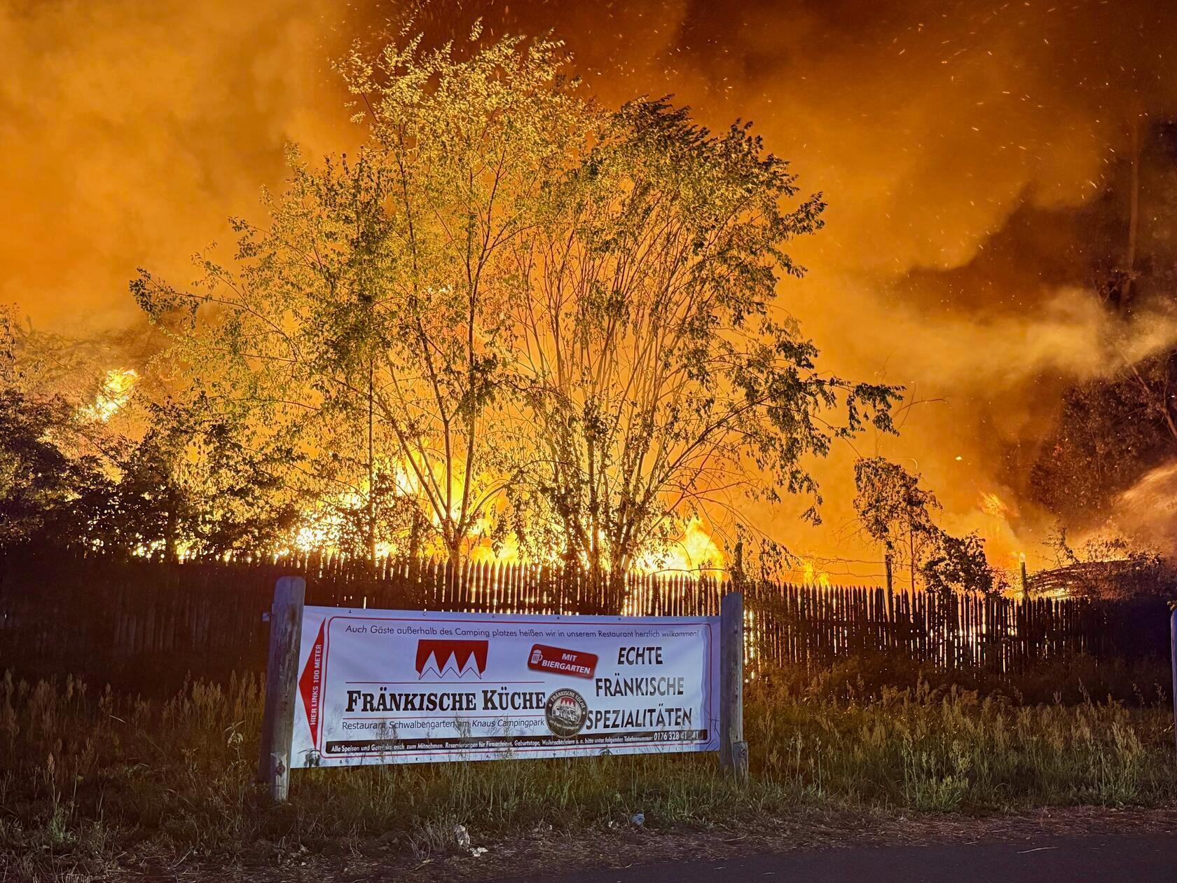 ... über 3000 Quadratmeter Wald in Flammen standen, glichen die...