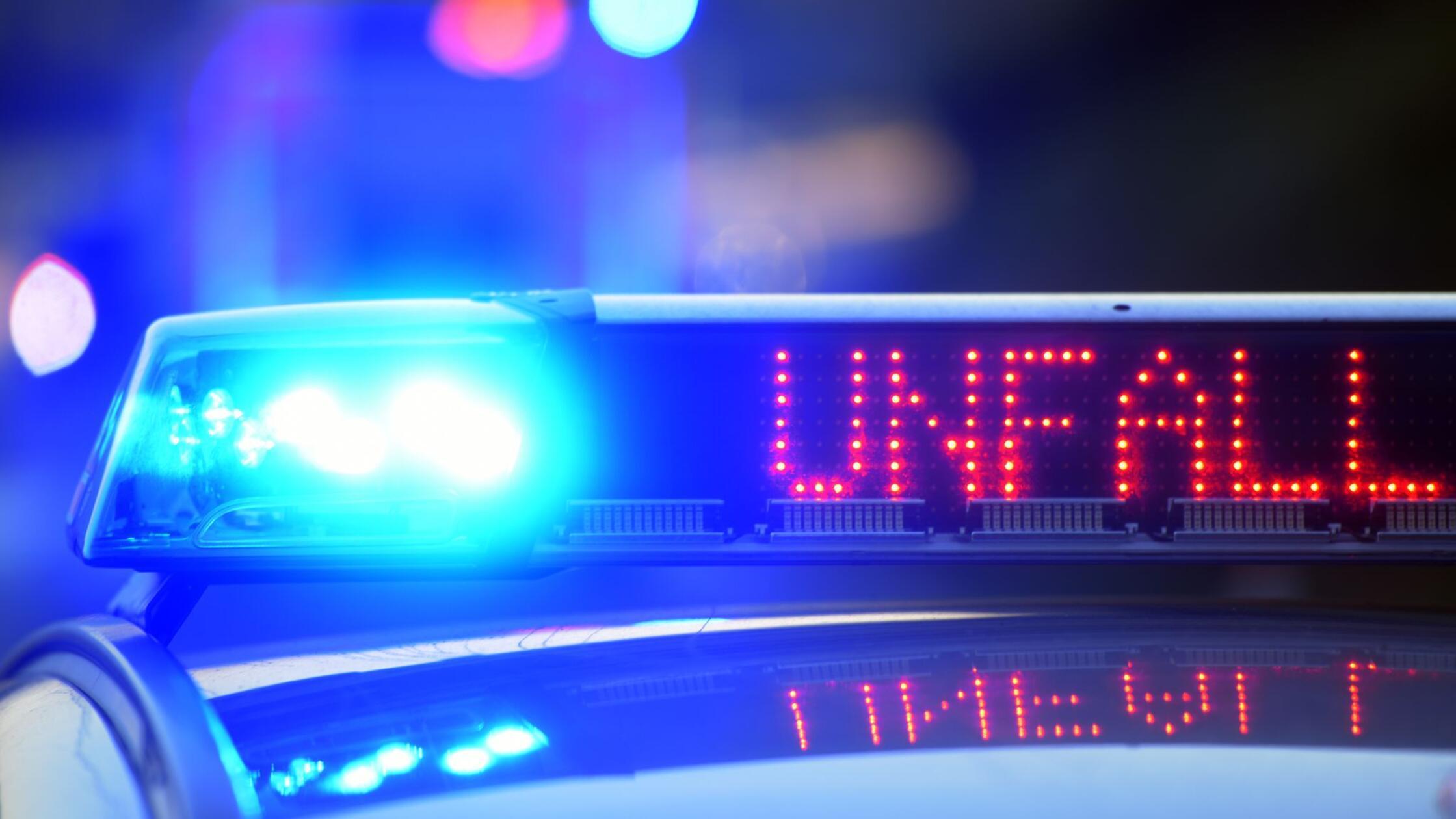 Frontalcrash-mit-Bus-auf-B173-Autofahrer-schwer-verletzt
