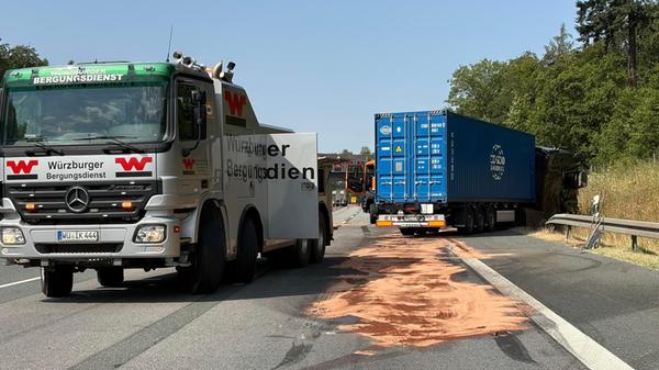 Es erstreckte sich ein großes Trümmerfeld über alle Fahrbahnen in Richtung Frankfurt.
