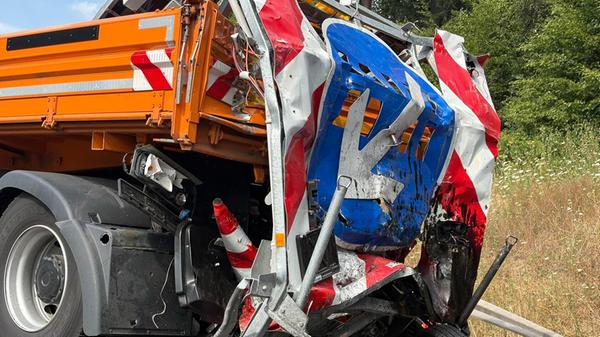 Die Verkehrspolizei Würzburg-Biebelried hat den Unfall aufgenommen.