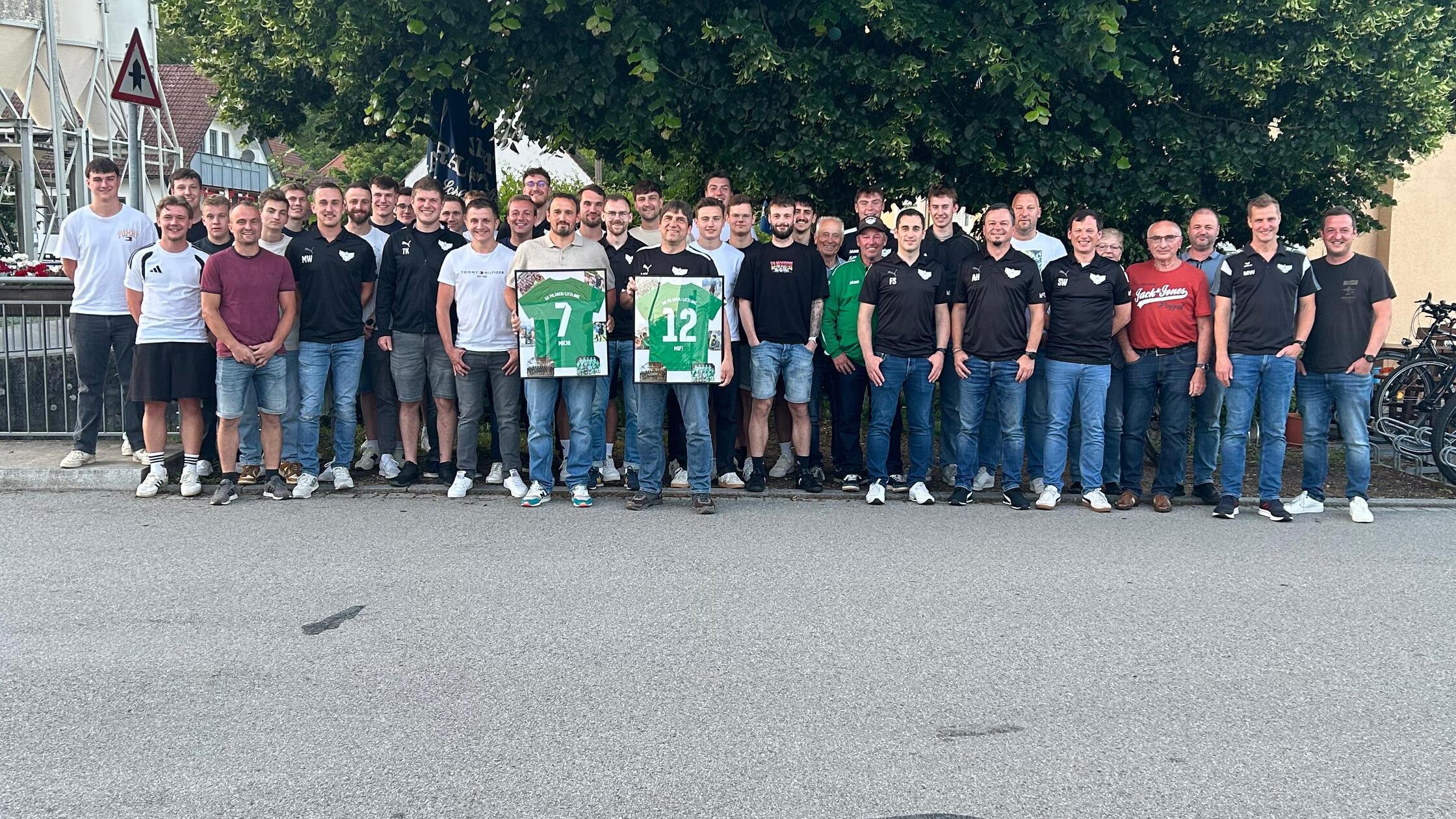Zwei Vereine verabschiedeten das Trainer-Team Mich