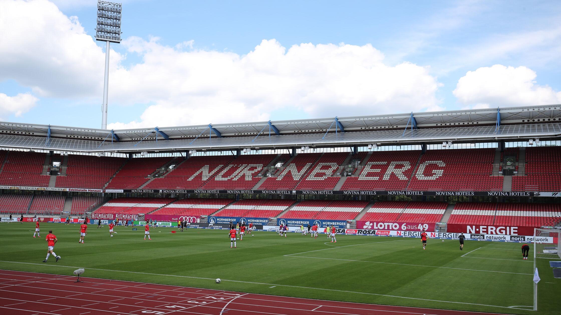 Nach-Konzert-in-N-rnberg-B-hse-Onkelz-spendieren-dem-Max-Morlock-Stadion-neuen-Rasen