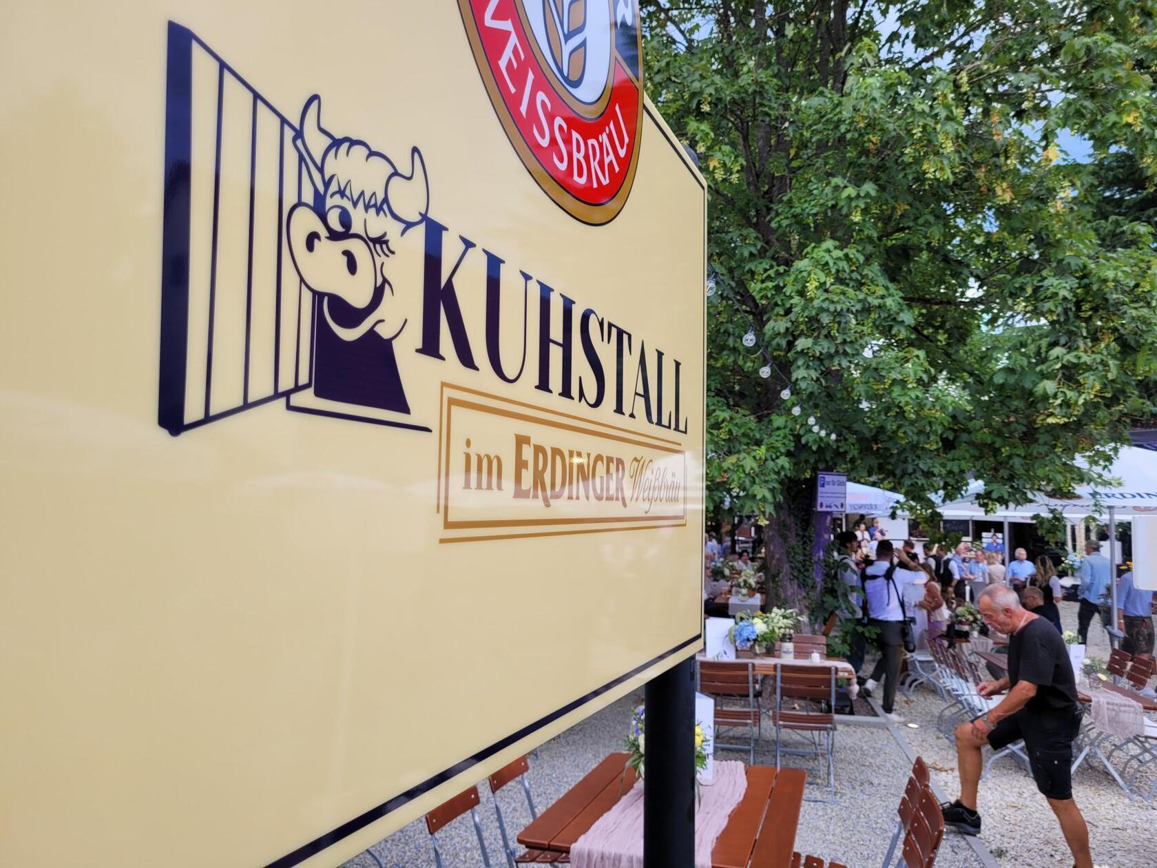 Zunächst befindet sich das Areal in der Jägerstraße noch im Soft Opening: Es ist an drei Tagen in der Woche geöffnet - von Donnerstag bis einschließlich Samstag von 16 bis 23 Uhr und am Sonntag von 11 bis 19 Uhr. 