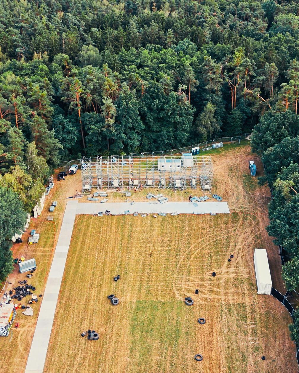 Neue Dekoelemente auf dem gesamten 
Gelände sollen außerdem dafür sorgen, dass es auch abseits der Bühnen mehr zu entdecken
gibt. 