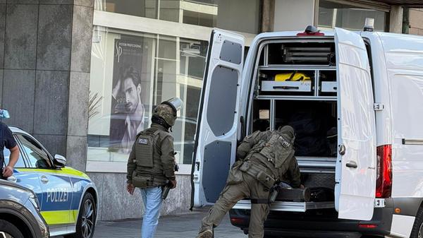 In der Nürnberger Marienstraße ist es am Montag, 20. Juli 2026, zu einem größeren Polizeieinsatz gekommen.