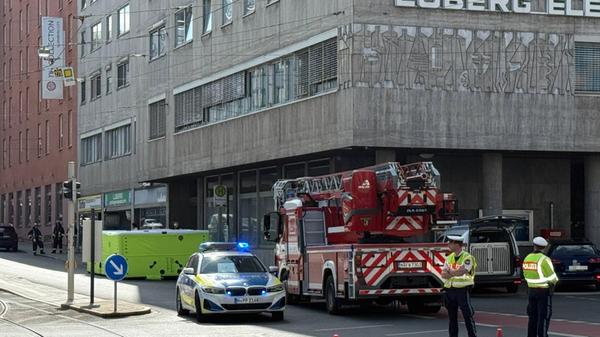Der Bereich um den Einsatzort wurde weiträumig abgeriegelt.