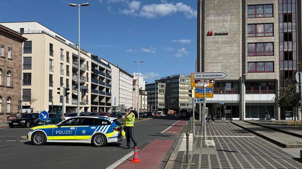 Für alle gesperrt war auch die Marienstraße in Fahrtrichtung Marientunnel. Die Sperrung begann auf Höhe Willy-Brandt-Patz.