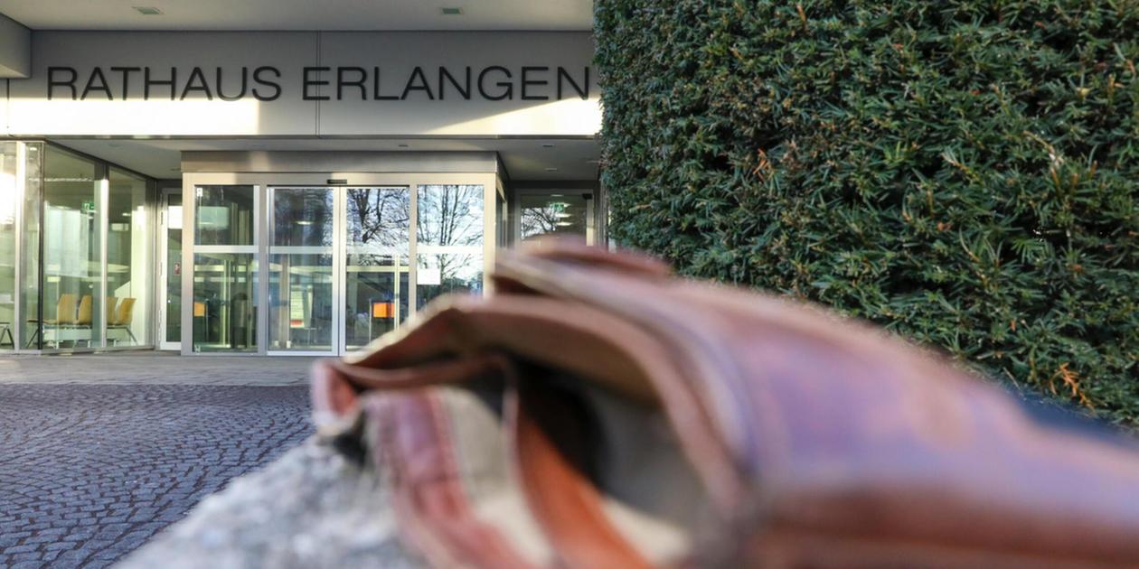 Erlangen muss 64 Millionen Euro sparen: Gewerkschaften warnen vor ...