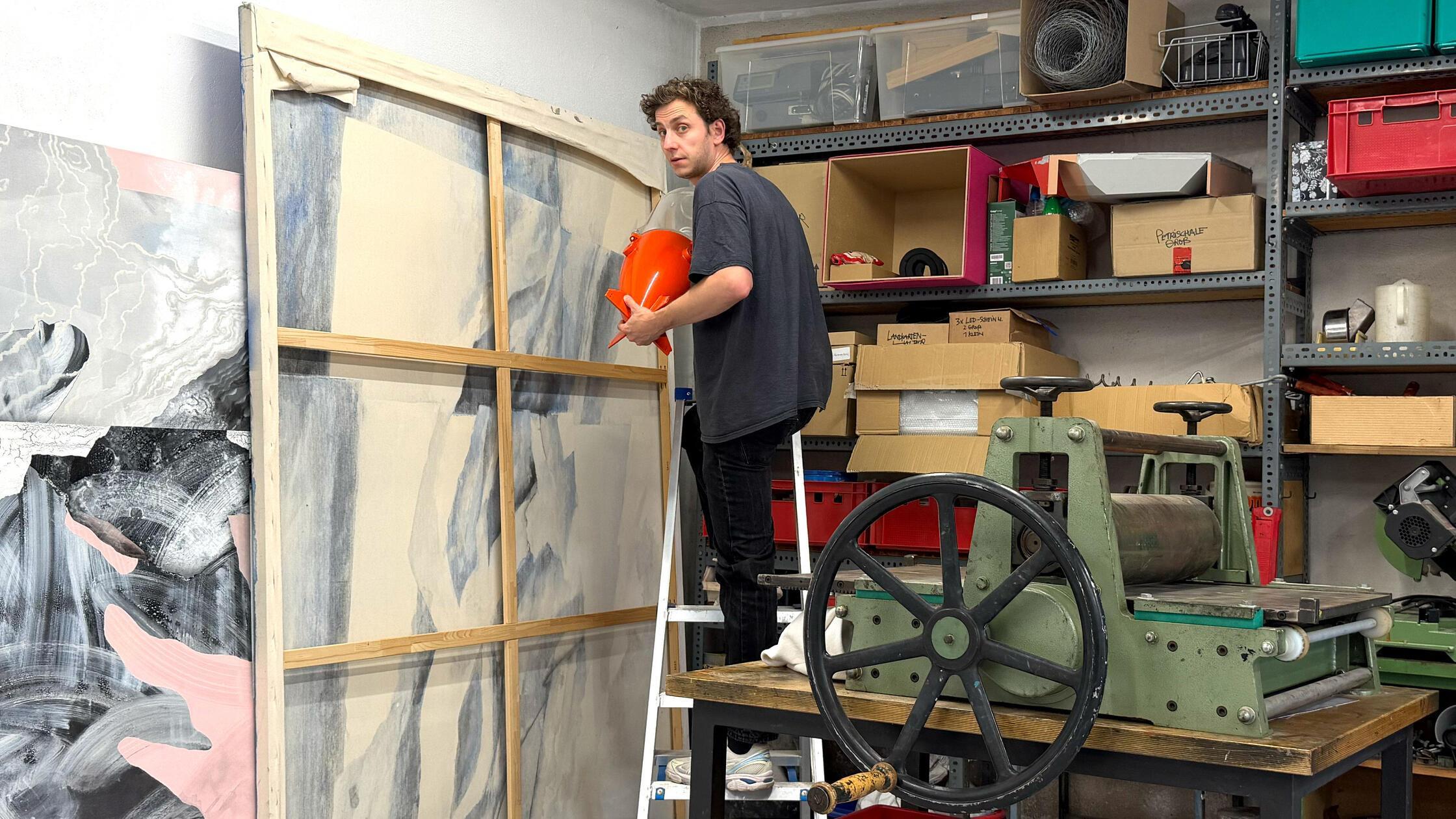 feucht-planetary-intimacies-atelier-portrat - 1 - 